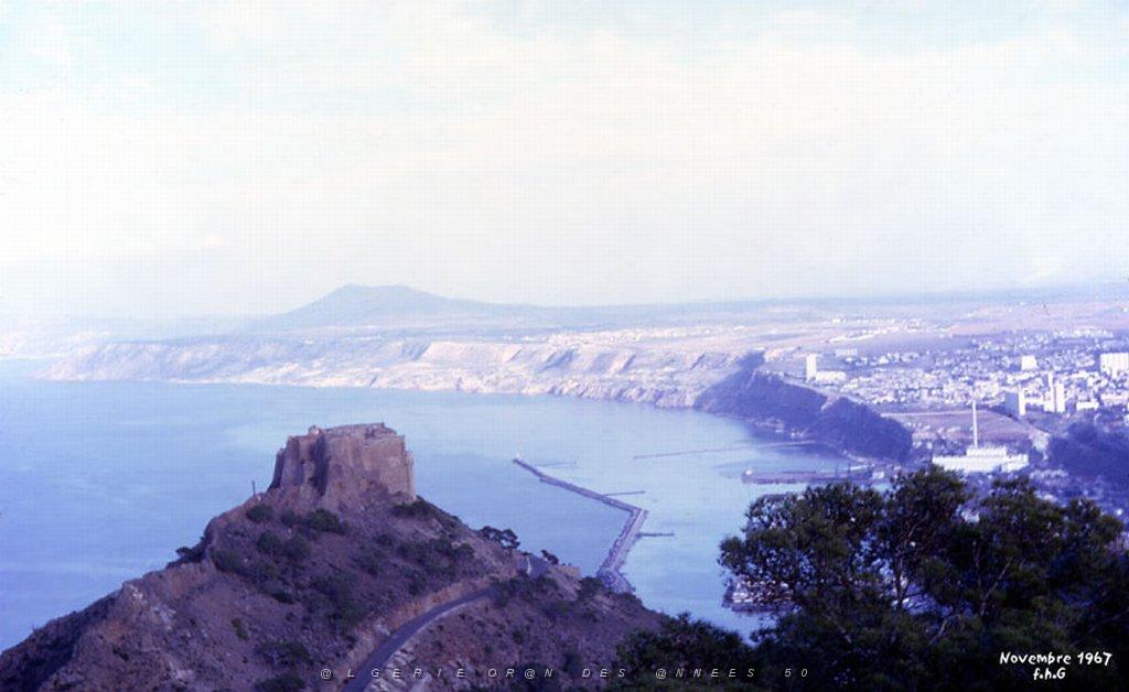 ORAN FORT DE SANTA CRUZ 1967.jpg